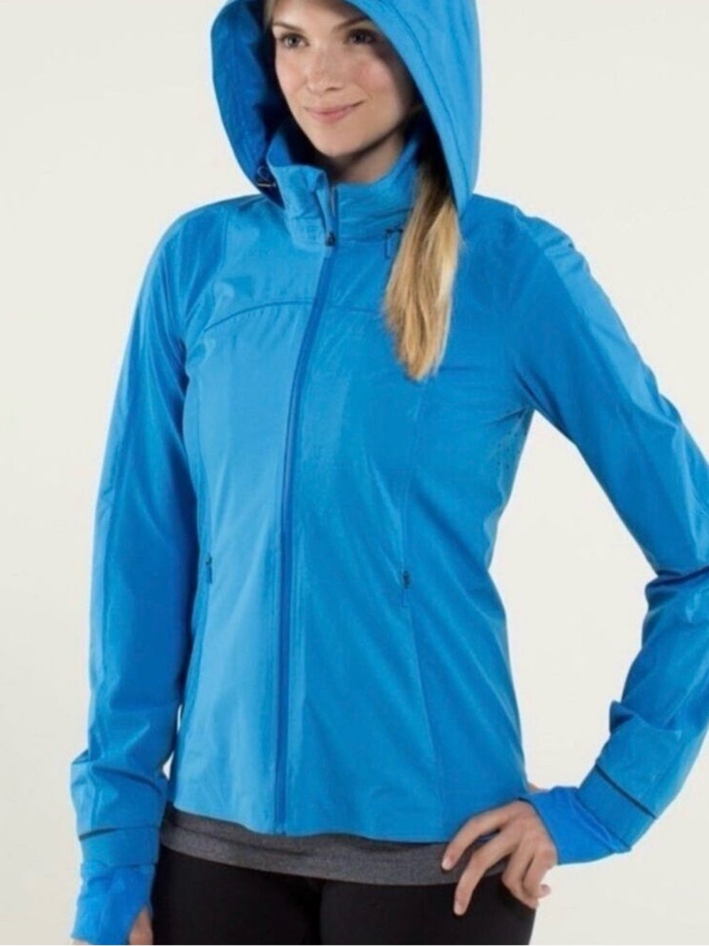 Lululemon Raindrop jacket Womens Size 8 Water Resistant Gorpcore Travel blue